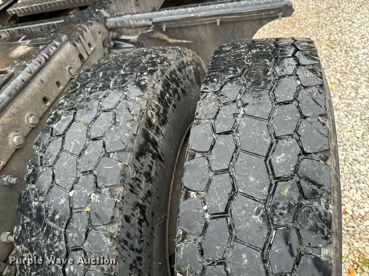 image for item DX1352 1996 Volvo WIA semi truck