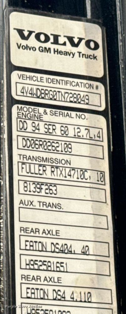 image for item DX1352 1996 Volvo WIA semi truck