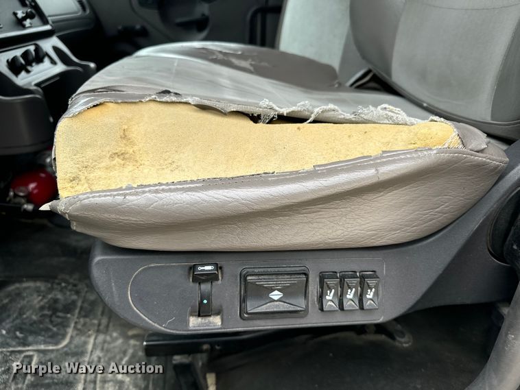 image for item EE7481 2017 Freightliner Business Class M2 box truck