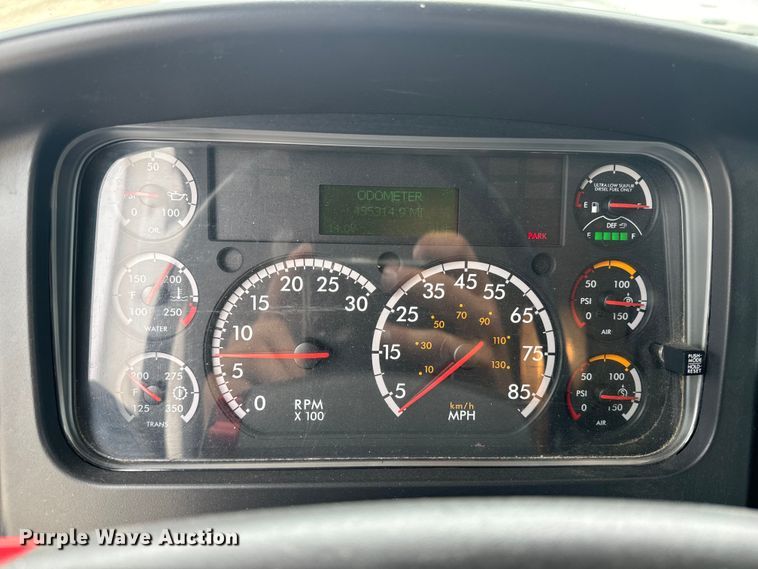 image for item EE7481 2017 Freightliner Business Class M2 box truck