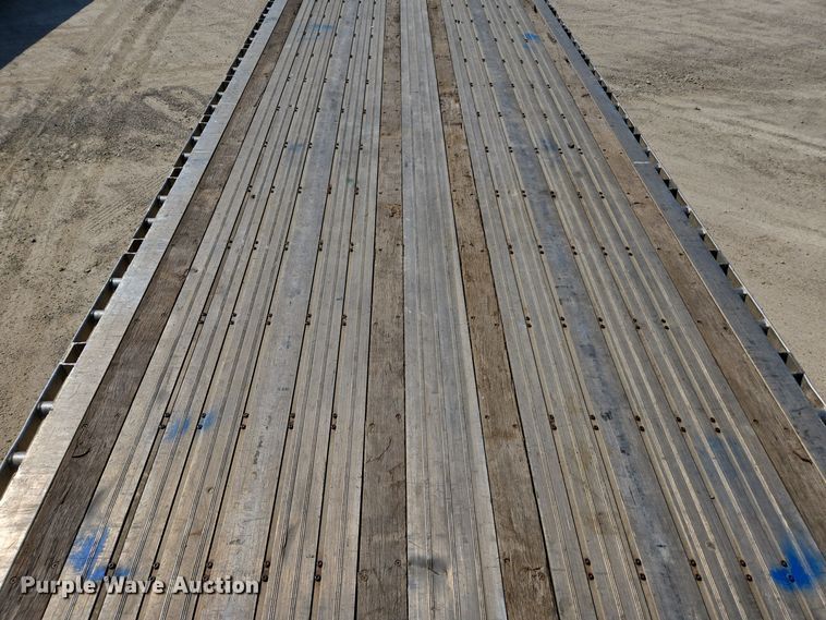 image for item EE7793 2014 Wilson AF-1080SS flatbed trailer