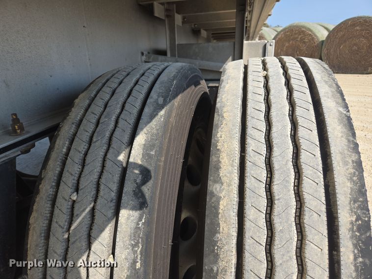 image for item EE7793 2014 Wilson AF-1080SS flatbed trailer