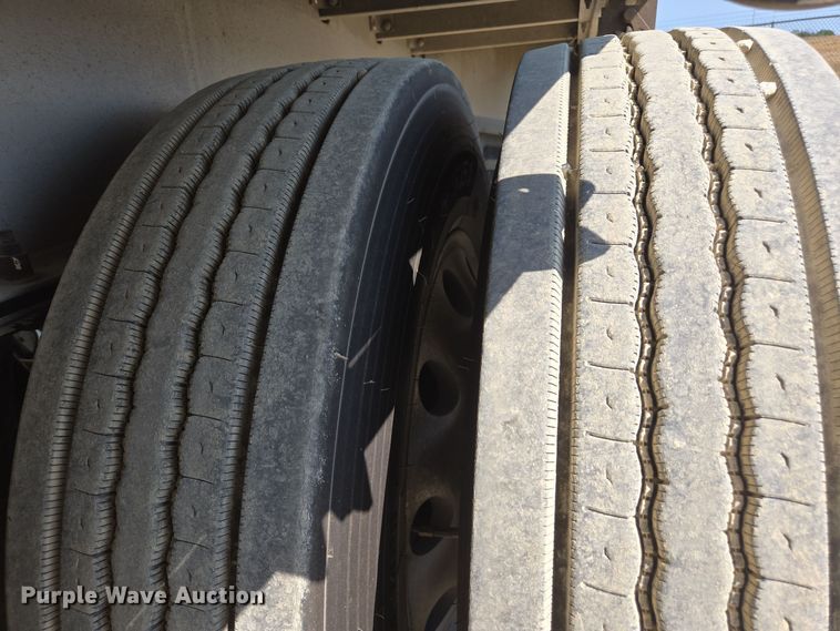 image for item EE7794 2014 Wilson AF-1080SS flatbed trailer