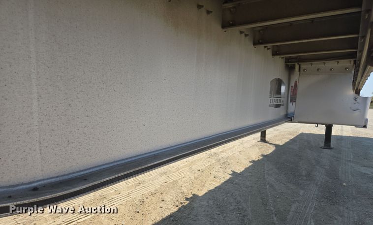 image for item EE7796 2014 Wilson AF-1080SS flatbed trailer