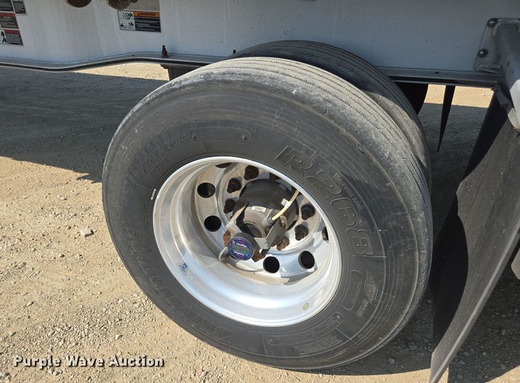 image for item EE7796 2014 Wilson AF-1080SS flatbed trailer