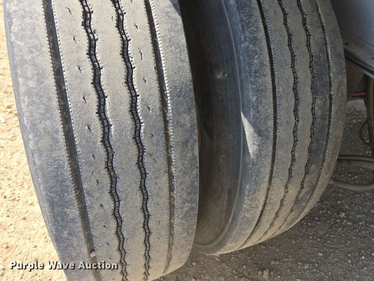 image for item EE7796 2014 Wilson AF-1080SS flatbed trailer