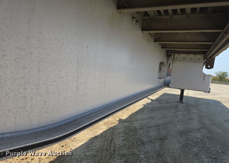 image for item EE7798 2014 Wilson AF-1080SS flatbed trailer