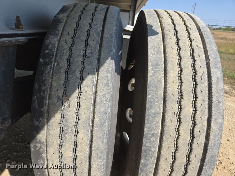 image for item EE7798 2014 Wilson AF-1080SS flatbed trailer