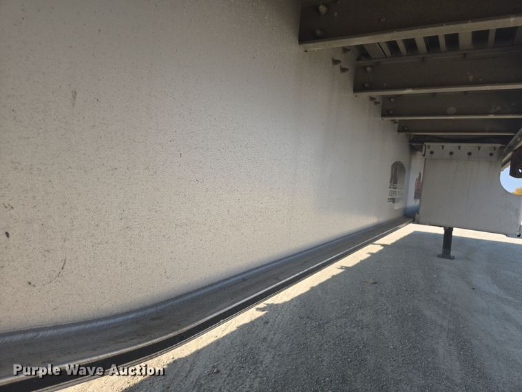 image for item EE7801 2014 Wilson AF-1080SS flatbed trailer