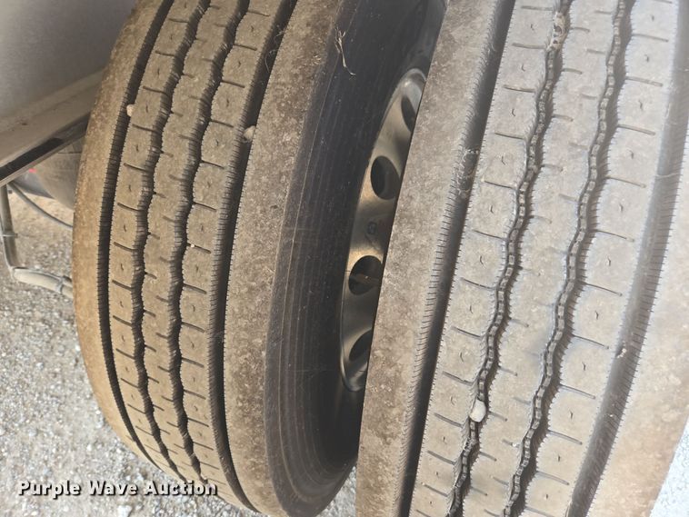 image for item EE7801 2014 Wilson AF-1080SS flatbed trailer