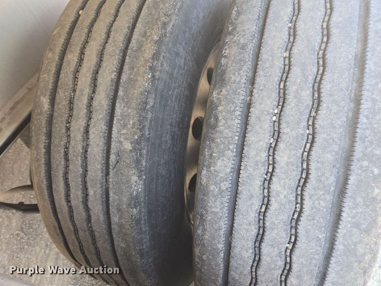 image for item EE7801 2014 Wilson AF-1080SS flatbed trailer