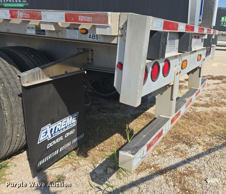 image for item EE7803 2014 Wilson AF-1080SS flatbed trailer
