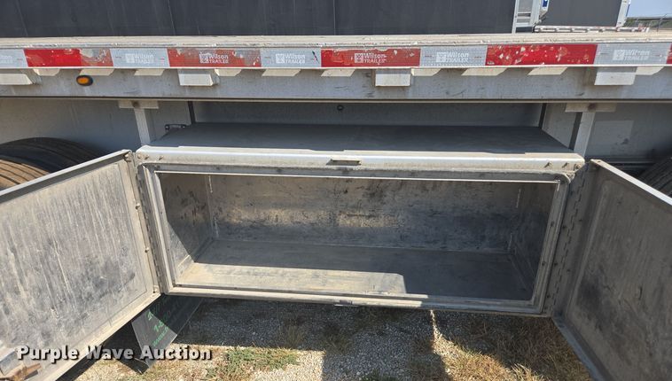 image for item EE7803 2014 Wilson AF-1080SS flatbed trailer