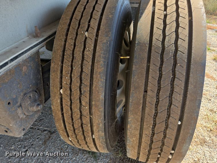 image for item EE7803 2014 Wilson AF-1080SS flatbed trailer