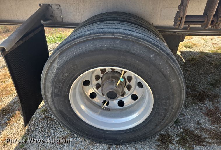 image for item EE7803 2014 Wilson AF-1080SS flatbed trailer