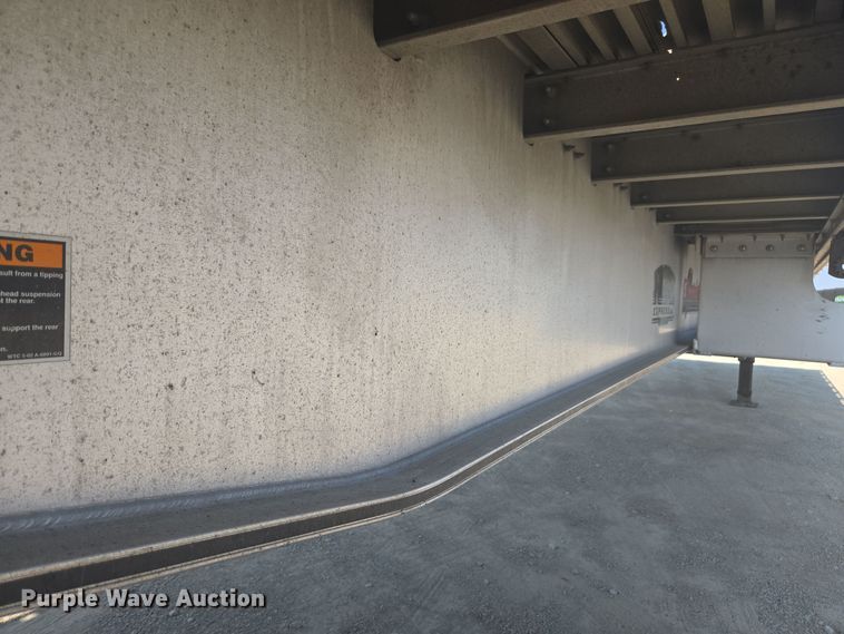 image for item EE7804 2014 Wilson AF-1080SS flatbed trailer