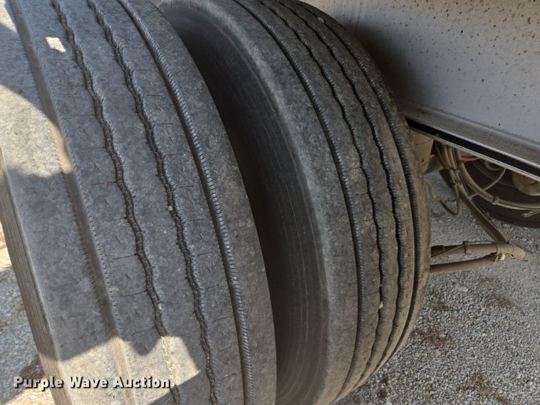 image for item EE7804 2014 Wilson AF-1080SS flatbed trailer