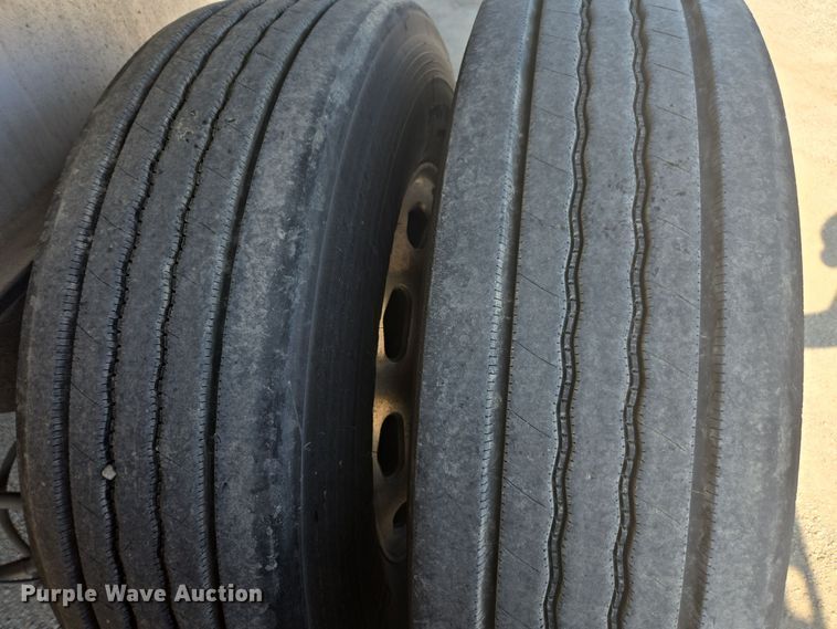 image for item EE7804 2014 Wilson AF-1080SS flatbed trailer