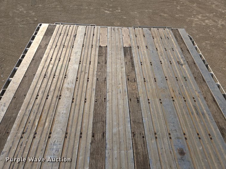 image for item EE7832 2014 Wilson AF-1080SS flatbed trailer