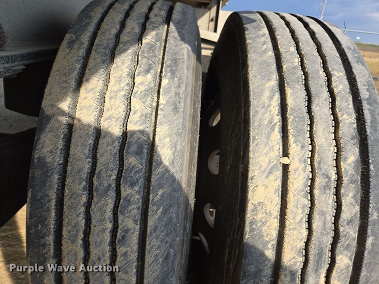 image for item EE7832 2014 Wilson AF-1080SS flatbed trailer