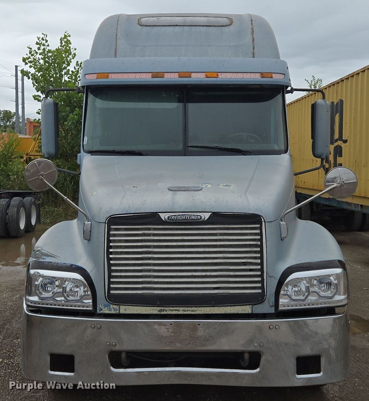 image for item EE8527 2003 Freightliner CST120 semi truck
