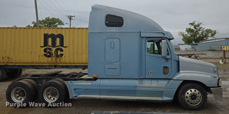 image for item EE8527 2003 Freightliner CST120 semi truck