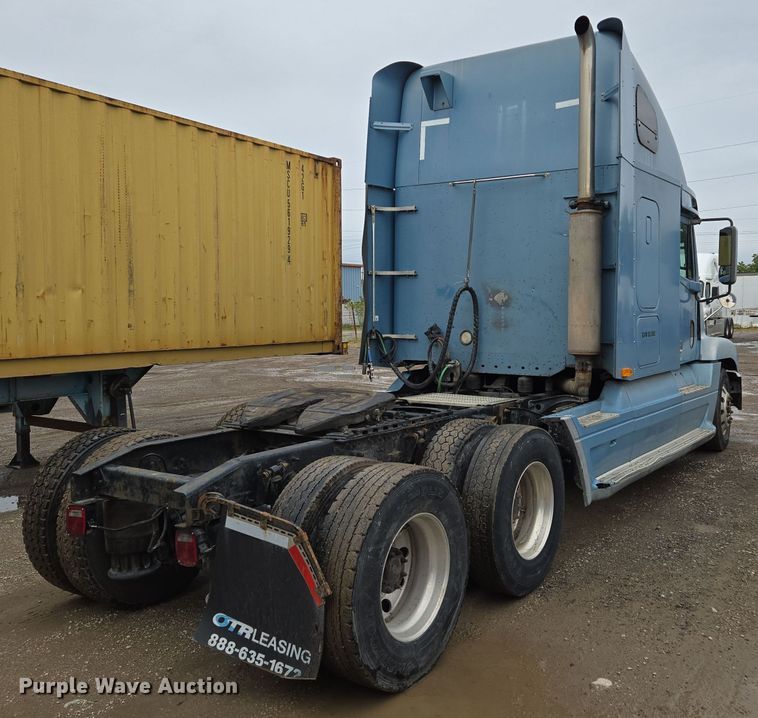 image for item EE8527 2003 Freightliner CST120 semi truck
