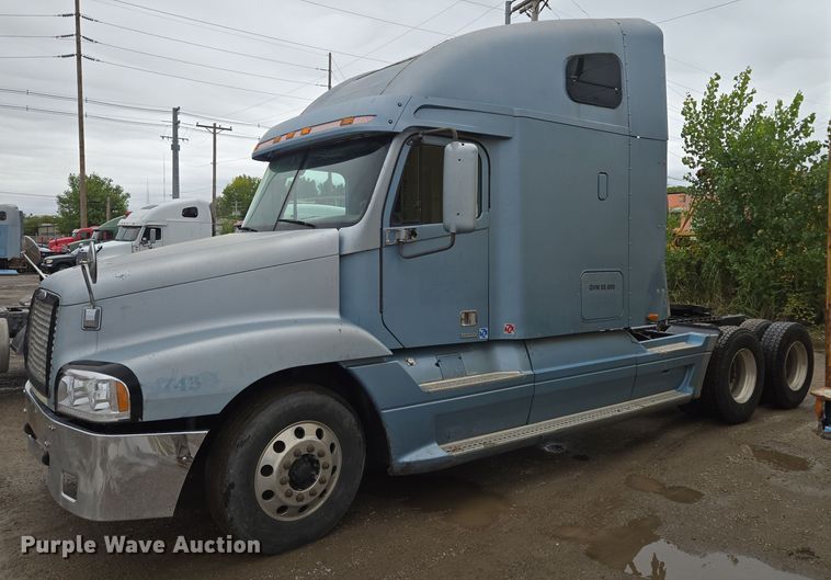 image for item EE8527 2003 Freightliner CST120 semi truck