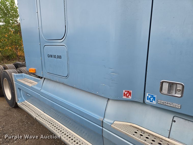 image for item EE8527 2003 Freightliner CST120 semi truck