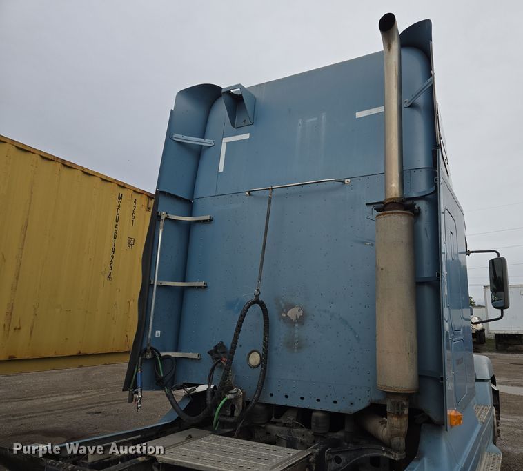 image for item EE8527 2003 Freightliner CST120 semi truck