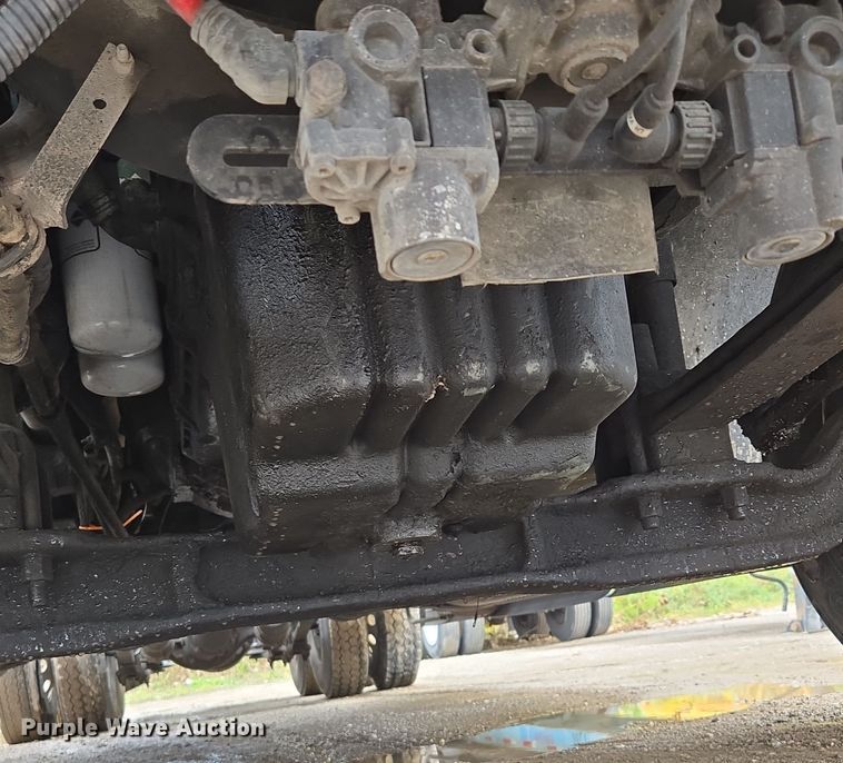 image for item EE8527 2003 Freightliner CST120 semi truck