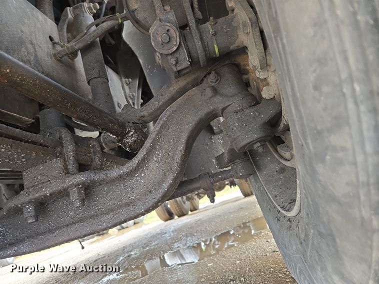 image for item EE8527 2003 Freightliner CST120 semi truck