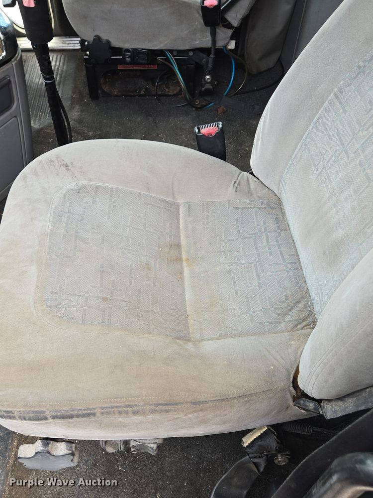 image for item EE8527 2003 Freightliner CST120 semi truck