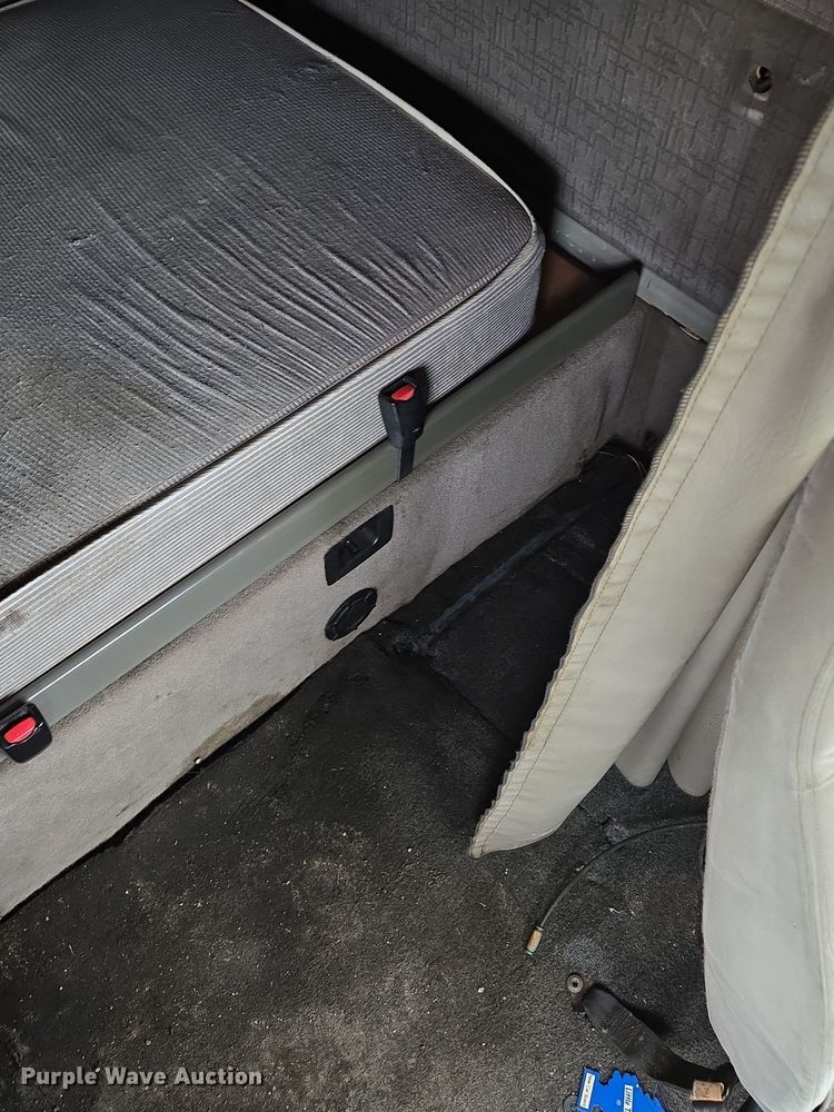 image for item EE8527 2003 Freightliner CST120 semi truck