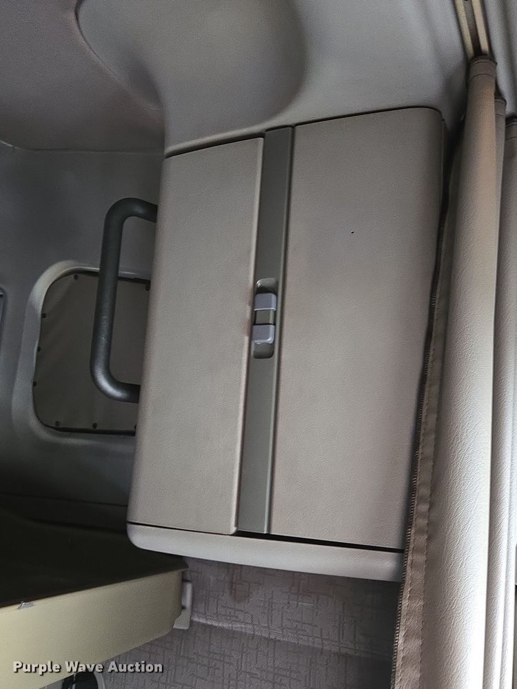 image for item EE8527 2003 Freightliner CST120 semi truck