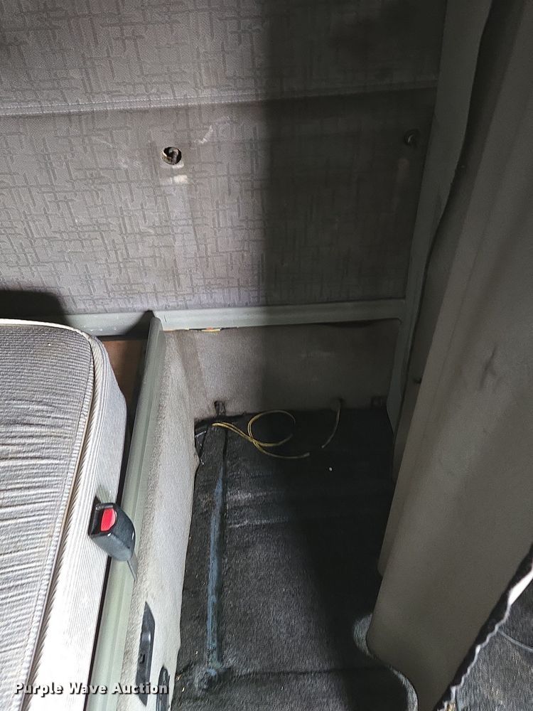 image for item EE8527 2003 Freightliner CST120 semi truck