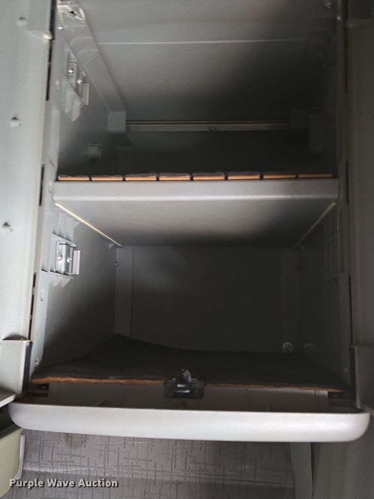 image for item EE8527 2003 Freightliner CST120 semi truck