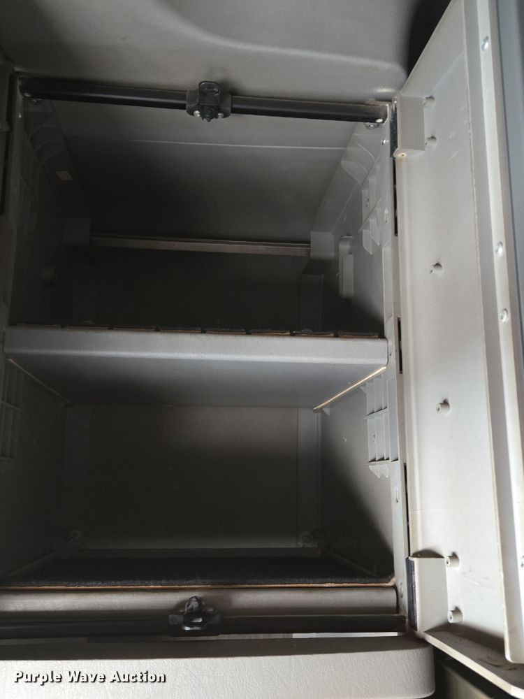 image for item EE8527 2003 Freightliner CST120 semi truck