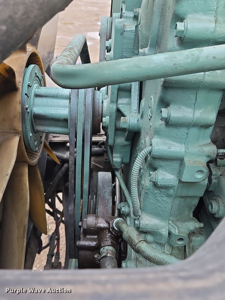 image for item EE8527 2003 Freightliner CST120 semi truck