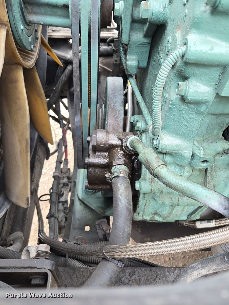 image for item EE8527 2003 Freightliner CST120 semi truck