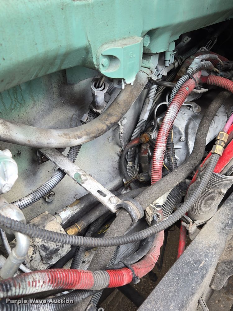 image for item EE8527 2003 Freightliner CST120 semi truck