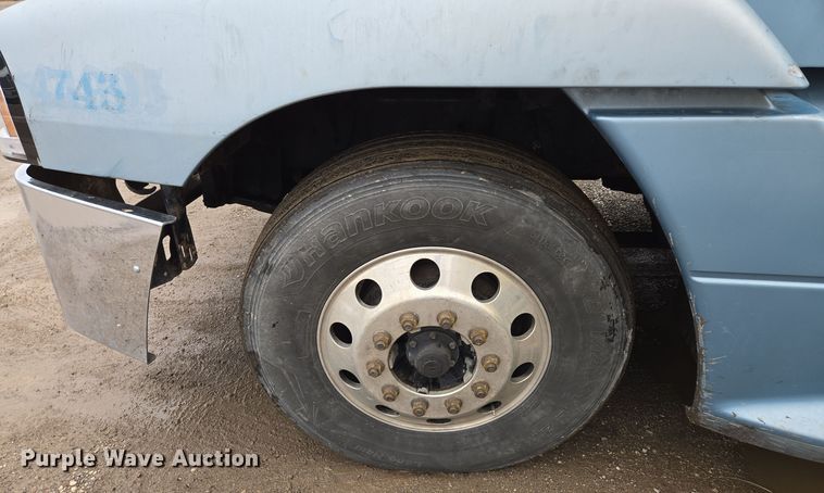 image for item EE8527 2003 Freightliner CST120 semi truck