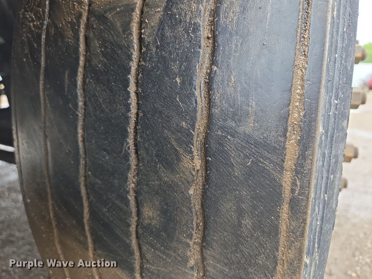 image for item EE8527 2003 Freightliner CST120 semi truck