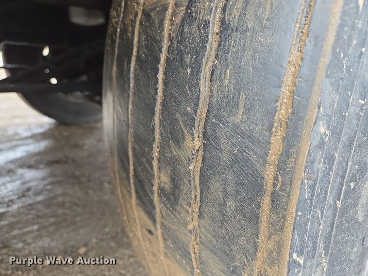 image for item EE8527 2003 Freightliner CST120 semi truck