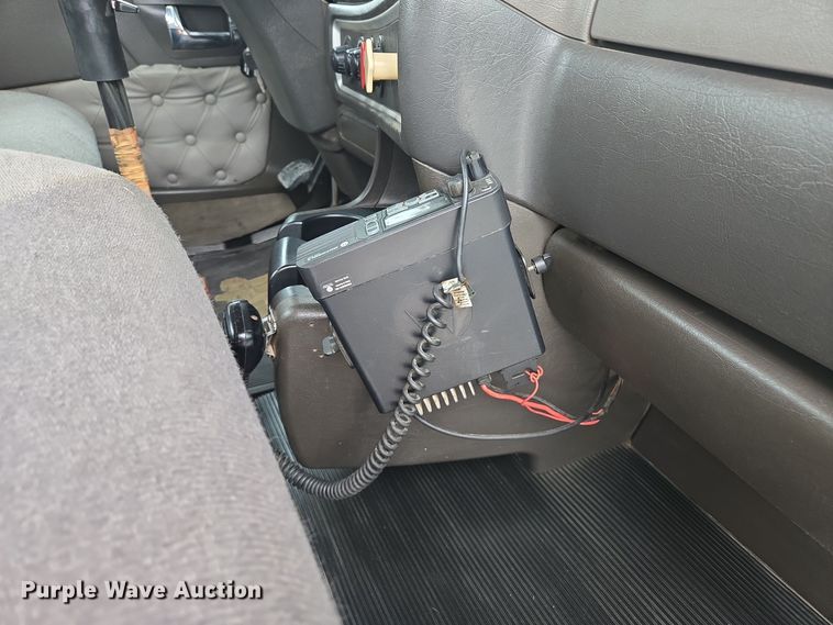 image for item EE8529 2013 Kenworth  T800 semi truck