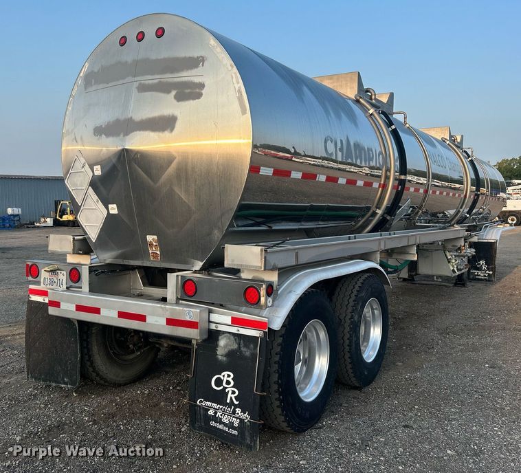 image for item EG1040 2015 Bulk Tank International tank trailer