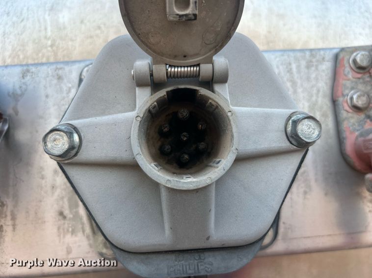 image for item EG1040 2015 Bulk Tank International tank trailer