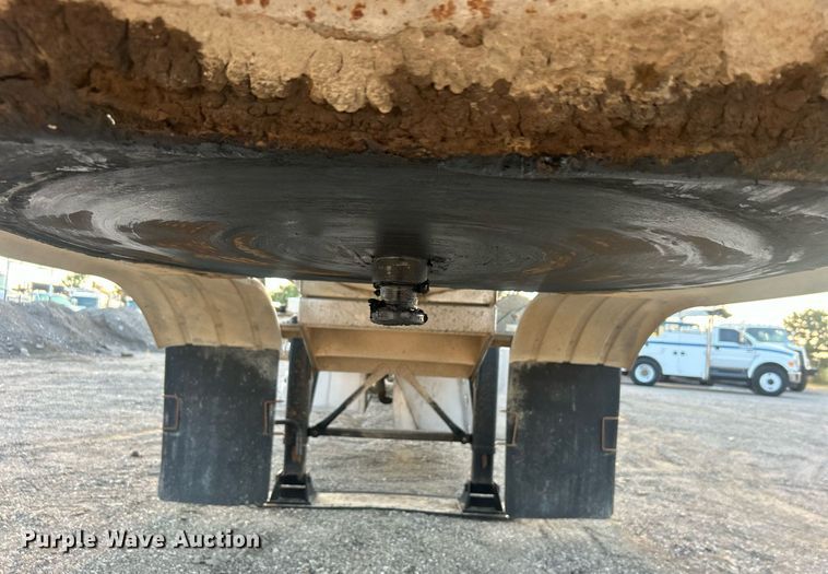 image for item EG1040 2015 Bulk Tank International tank trailer