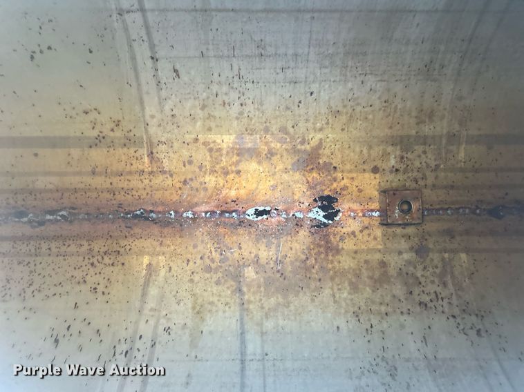 image for item EG1040 2015 Bulk Tank International tank trailer