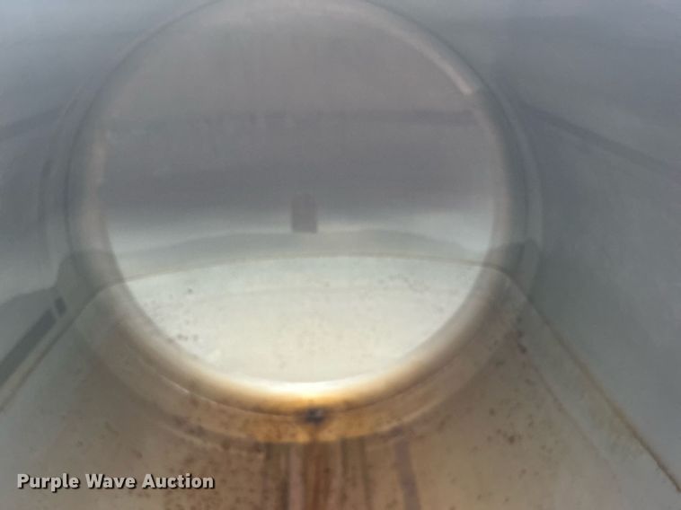 image for item EG1040 2015 Bulk Tank International tank trailer